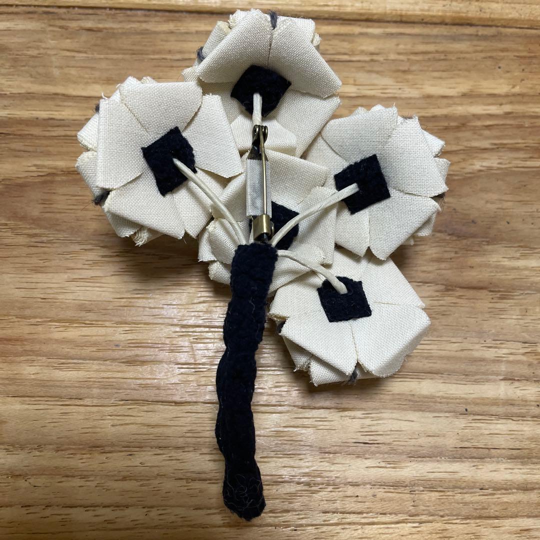 ミナペルホネン正規品　cloud berry ecru ブローチ