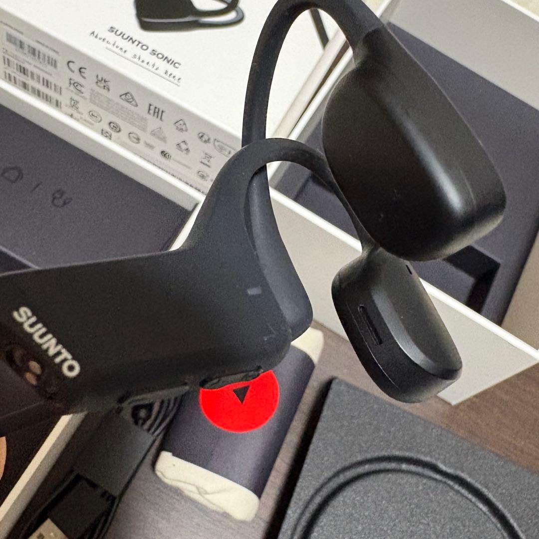 骨伝導イヤホン SUUNTO SONIC オープンイヤー　軽量 IP55防水