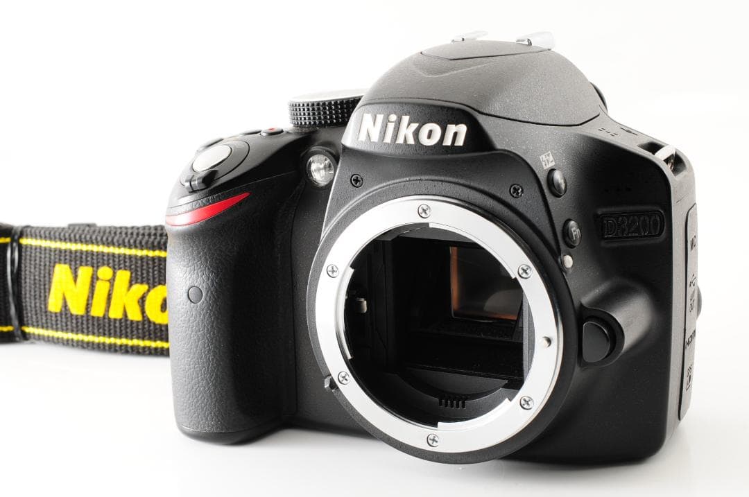【美品】 ニコン Nikon D3200 ボディ デジタル一眼レフ #307
