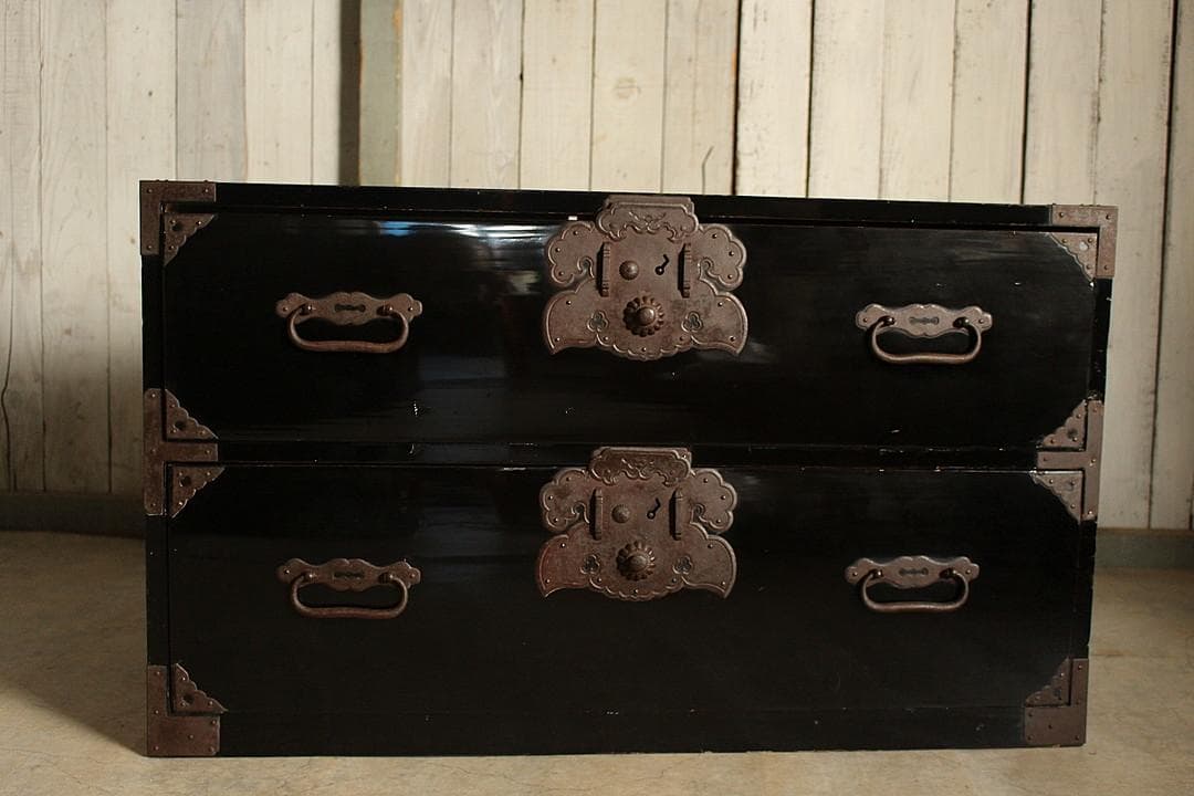 綺麗な時代庄内箪笥　抽斗2段