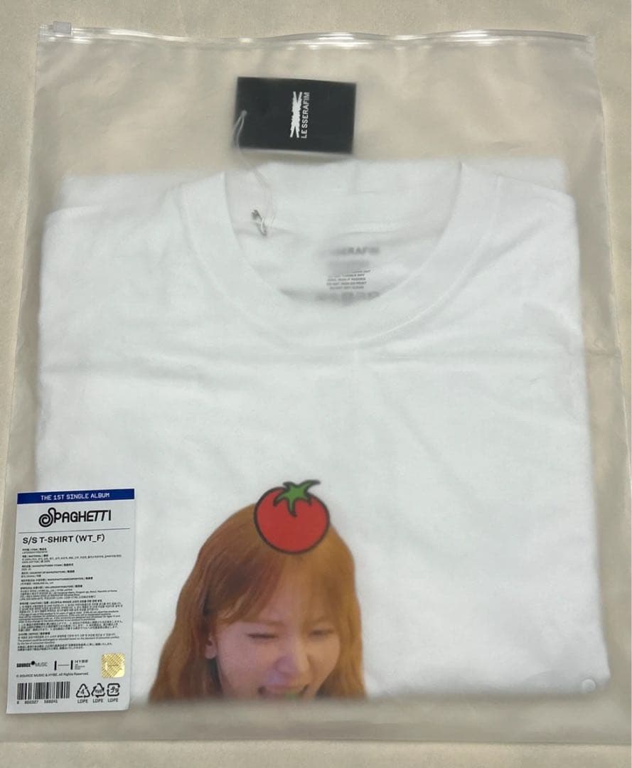 LESSERAFIM ルセラフィム EAT IT UP サクラ Tシャツ