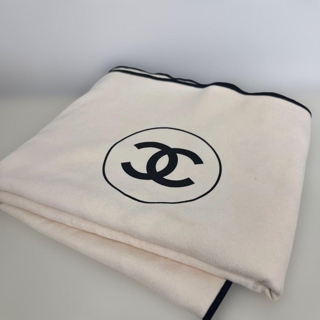CHANEL ノベルティ　大判ブランケット