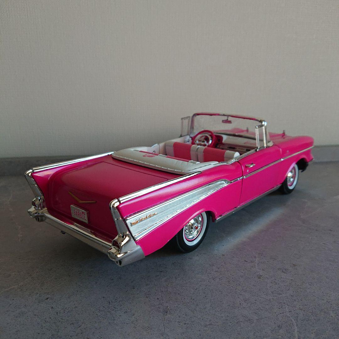 1/18 1957 シボレーベルエア バービー