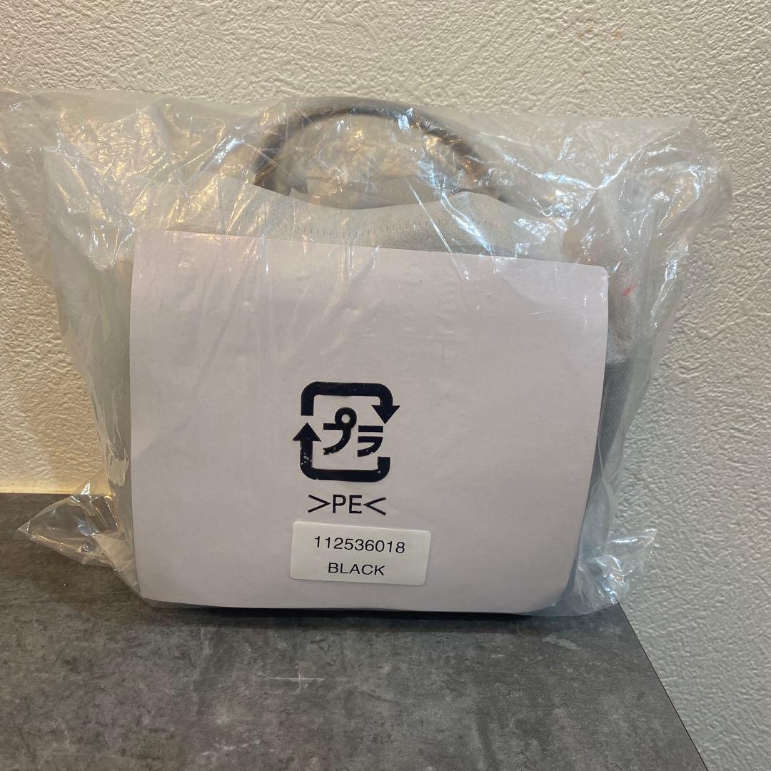 ダーリッチ ゴールドパーツキルティングスクエアミニバッグ