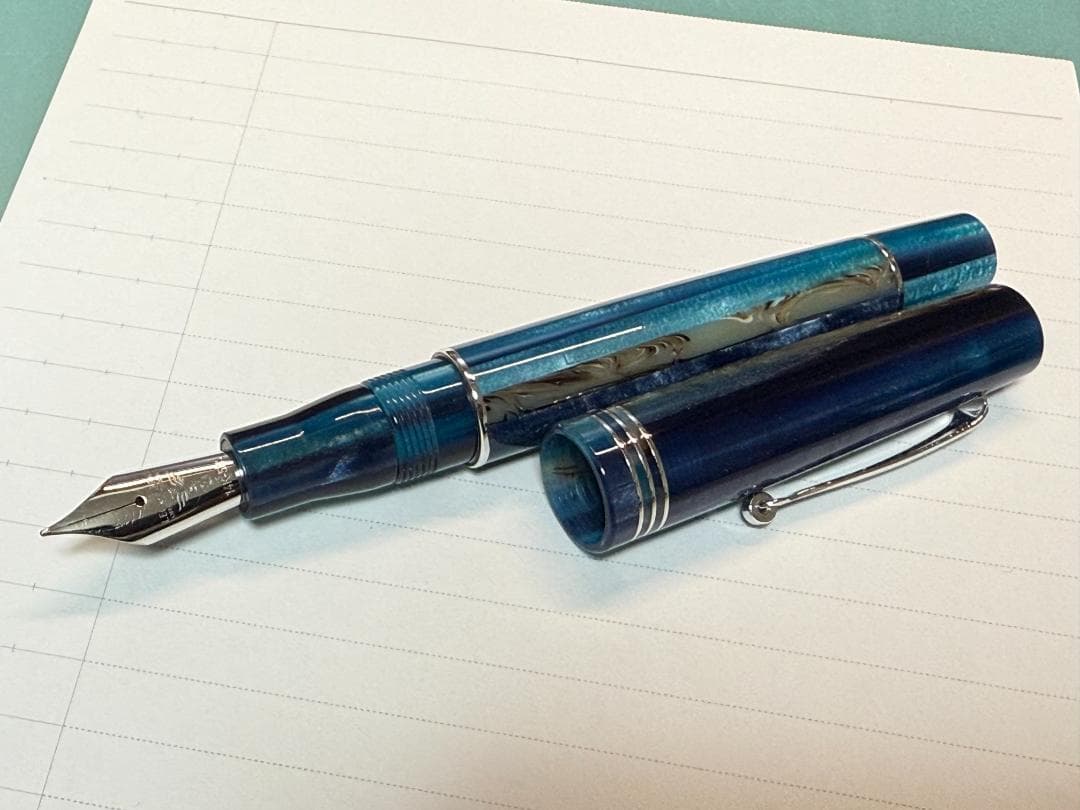 レオナルド モーメントゼロ ハワイブルー 万年筆 14Kニブ M