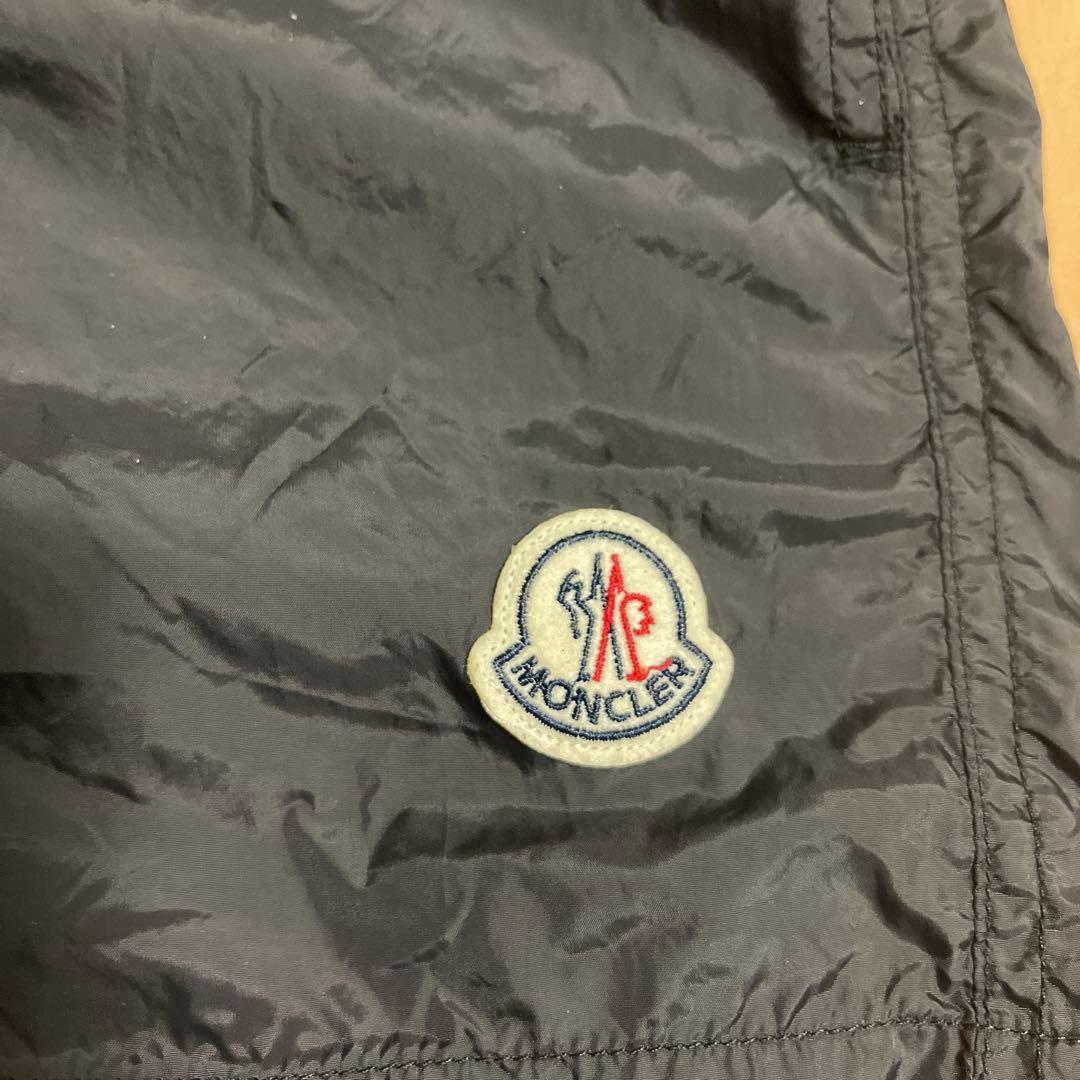 Moncler ブラック水着 ジッパーポケット付き
