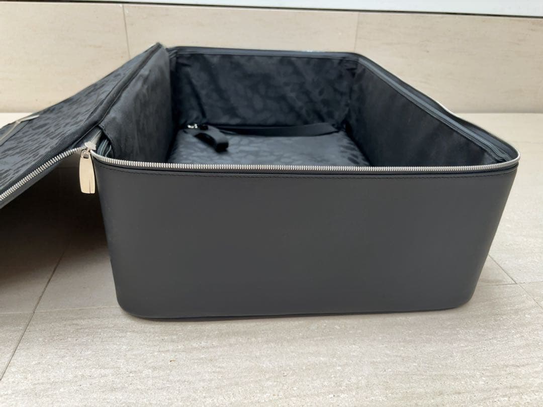 MASERATI正規 スーツケース　ポルトローナフラウ製