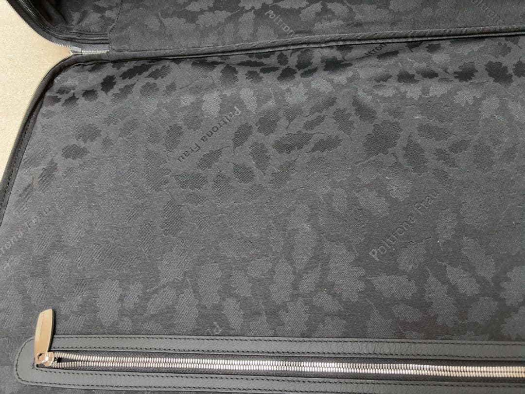 MASERATI正規 スーツケース　ポルトローナフラウ製