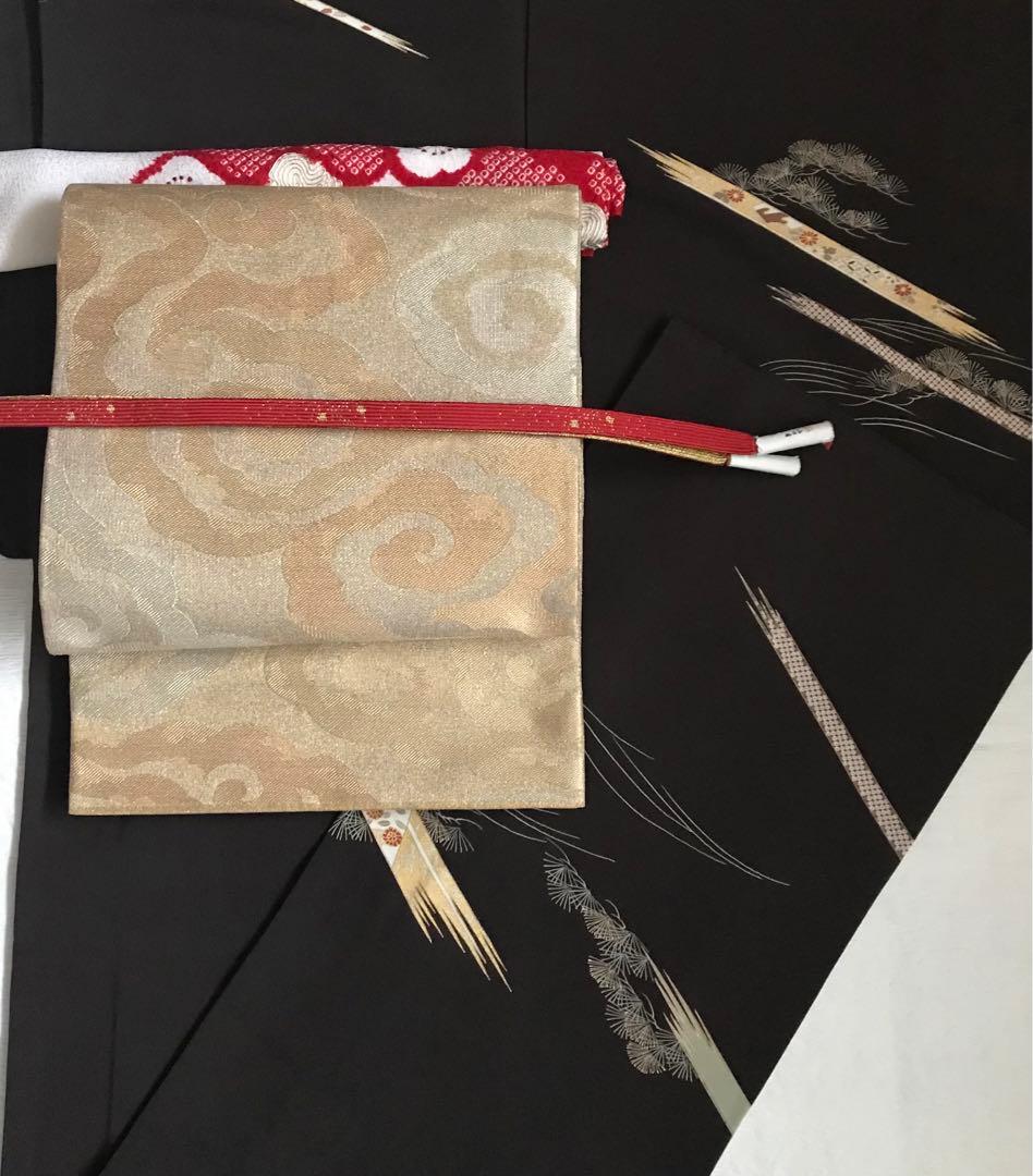 使い勝手の良いあかるい金の袋帯　瑞雲文　正絹