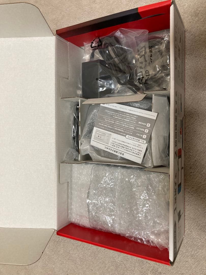 ［美品］Nintendo Switch 本体 （キャリーケース付き）