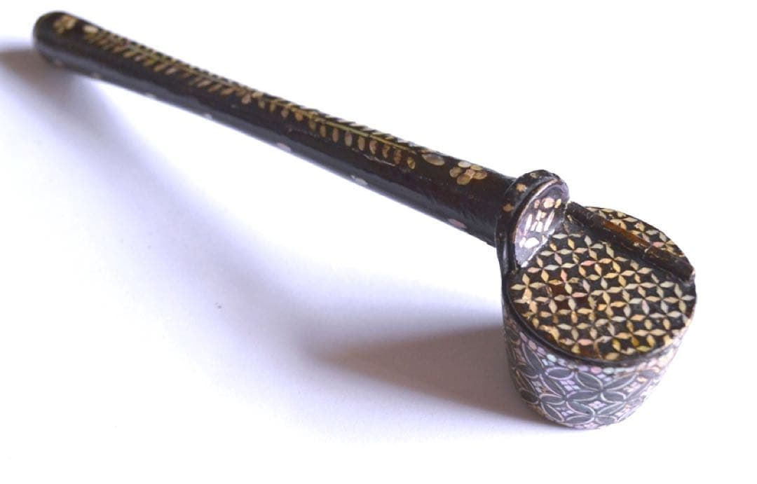 貝螺鈿矢立　Yatate decorated w/h pieces-shell