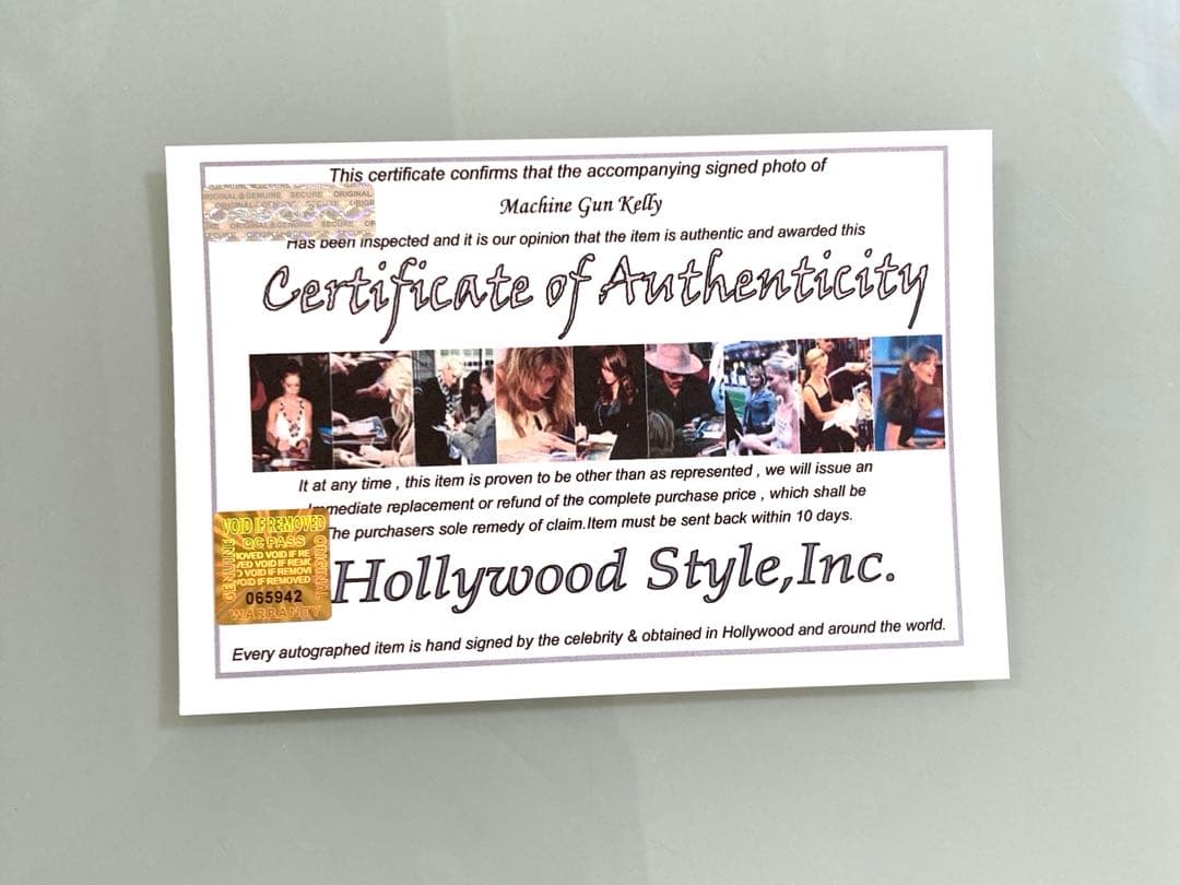 マシン・ガン・ケリー直筆サイン入り2Lサイズ写真…アメリカのラッパー…