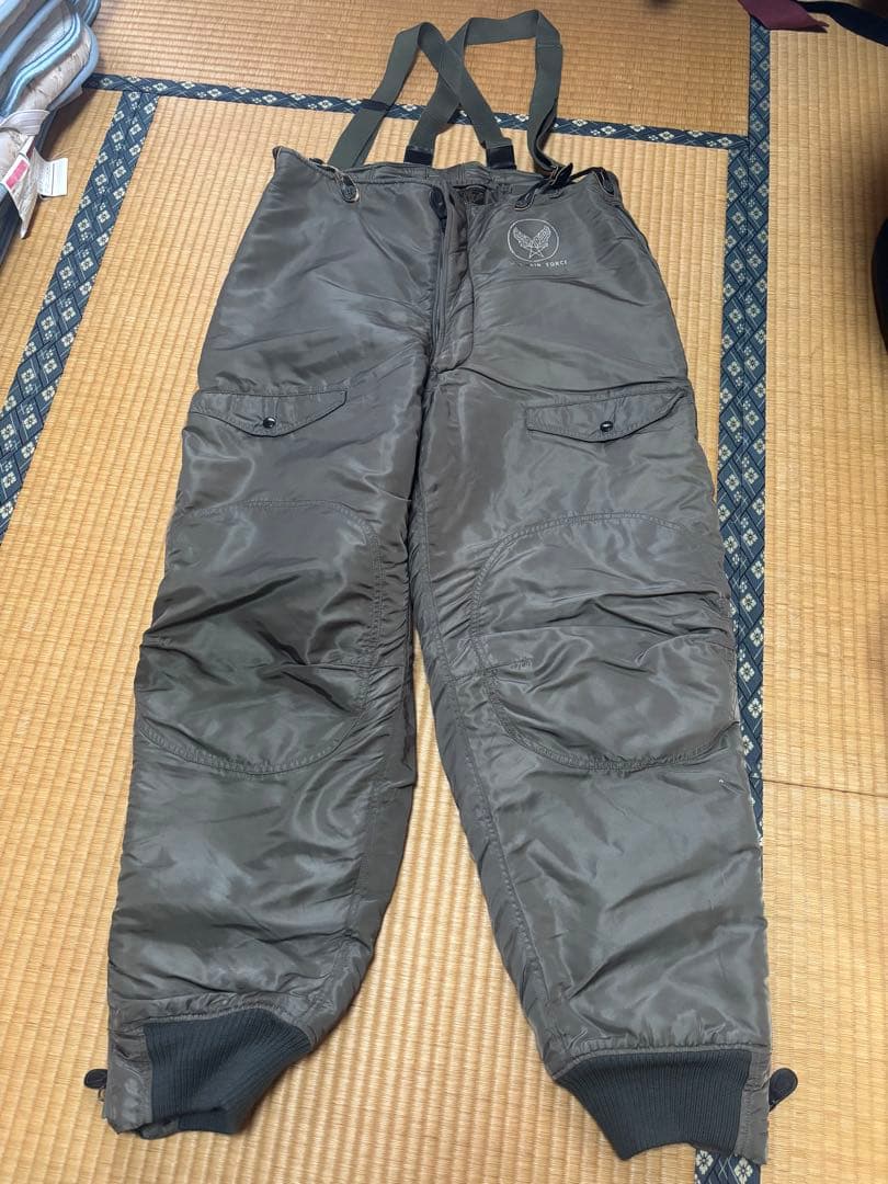 実物 US AIR FORCE 防寒オーバーパンツ／ミリタリー放出品 38