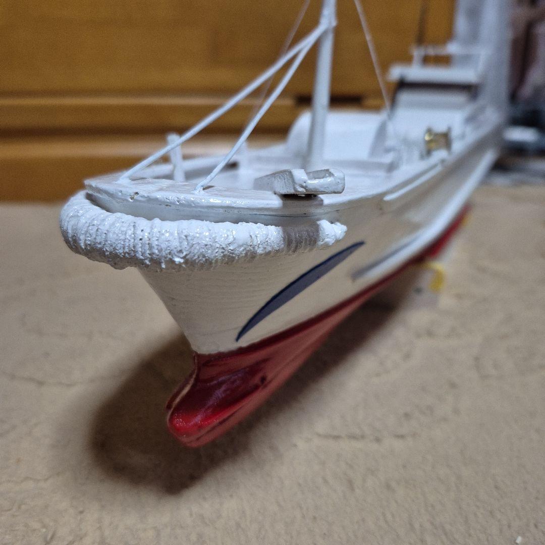 船の模型 ホワイトとレッド漁船