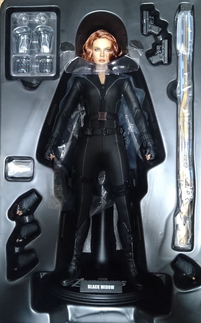 【開封品】hottoys ブラックウィドウ アベンジャーズ　ホットトイズ