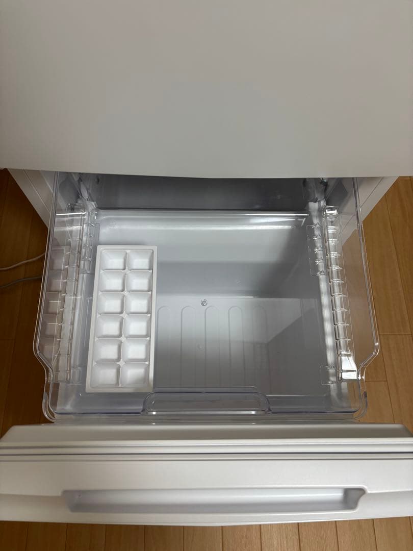 冷蔵庫　SJ-D15KJ-W　シャープ