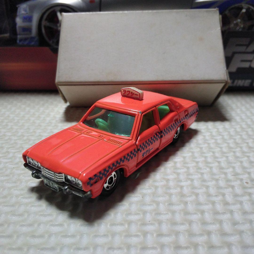 トミカ セドリックタクシー 蛍光