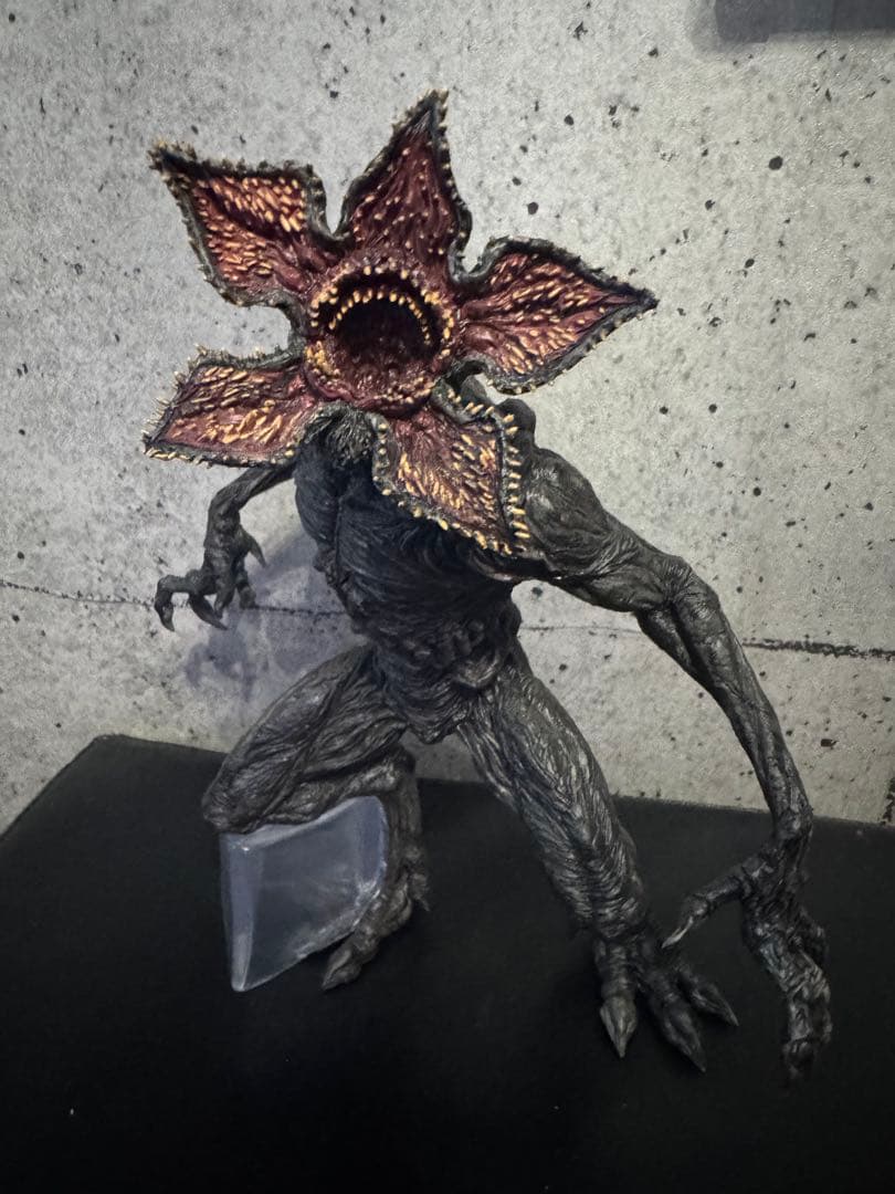 1番くじ　ストレンジャーシングス　デモゴルゴン　リペイント　フィギュア