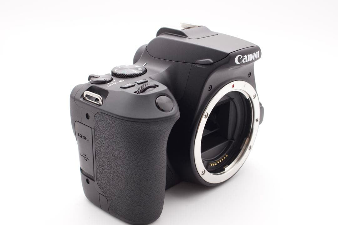 ゲリラセール！Canon EOS Kiss X10 トリプルレンズWi-Fi機能