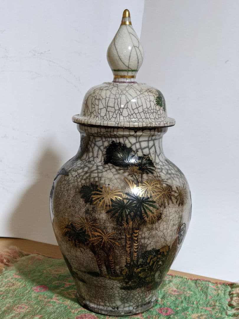 ♦乾山焼？珍品 芭蕉扇 唐貴婦人 金彩銀彩 蓋付き沈香壺 明治時代 古美術骨董品