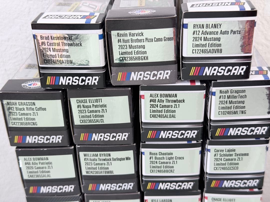 値下 京商 ライオネル 1/64 ミニカー カマロ カムリ NASCAR 23台