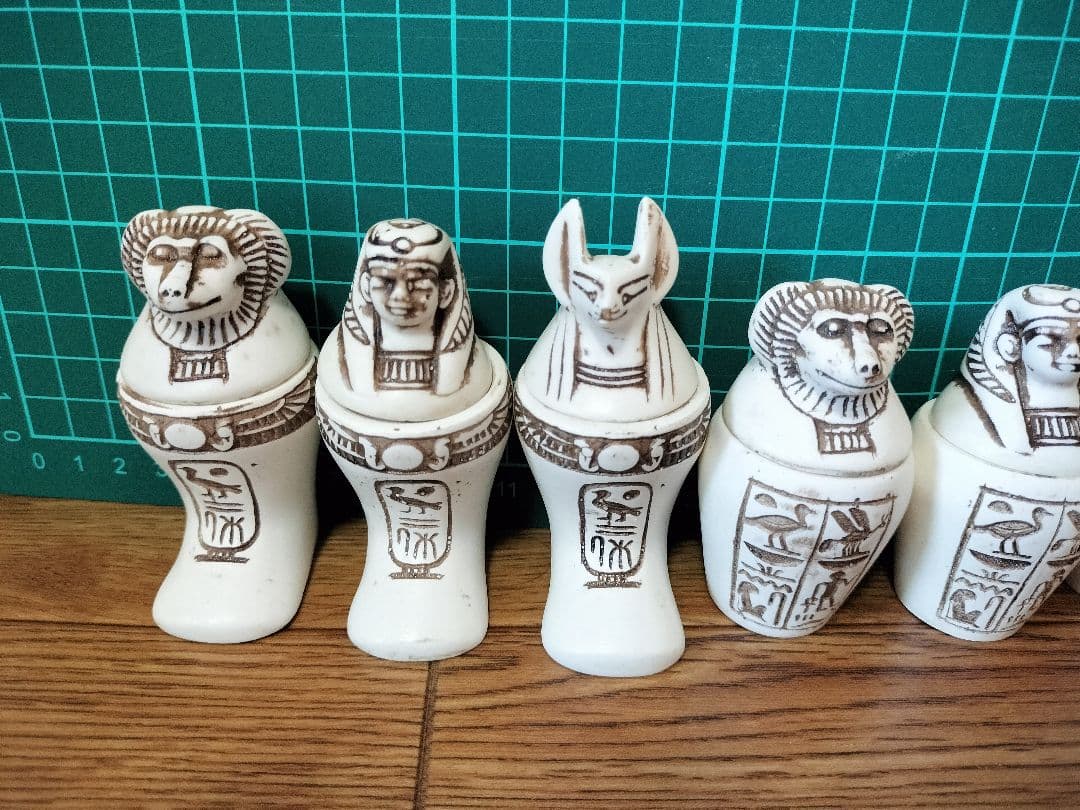 ラムセス大王展　カノプス壺　壷　古代エジプト　置物