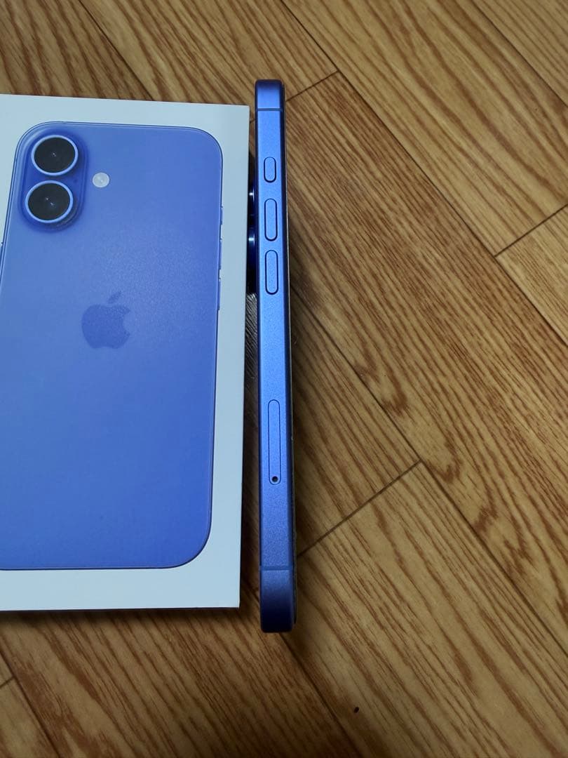 Apple iPhone 16 ウルトラマリン 本体と付属品