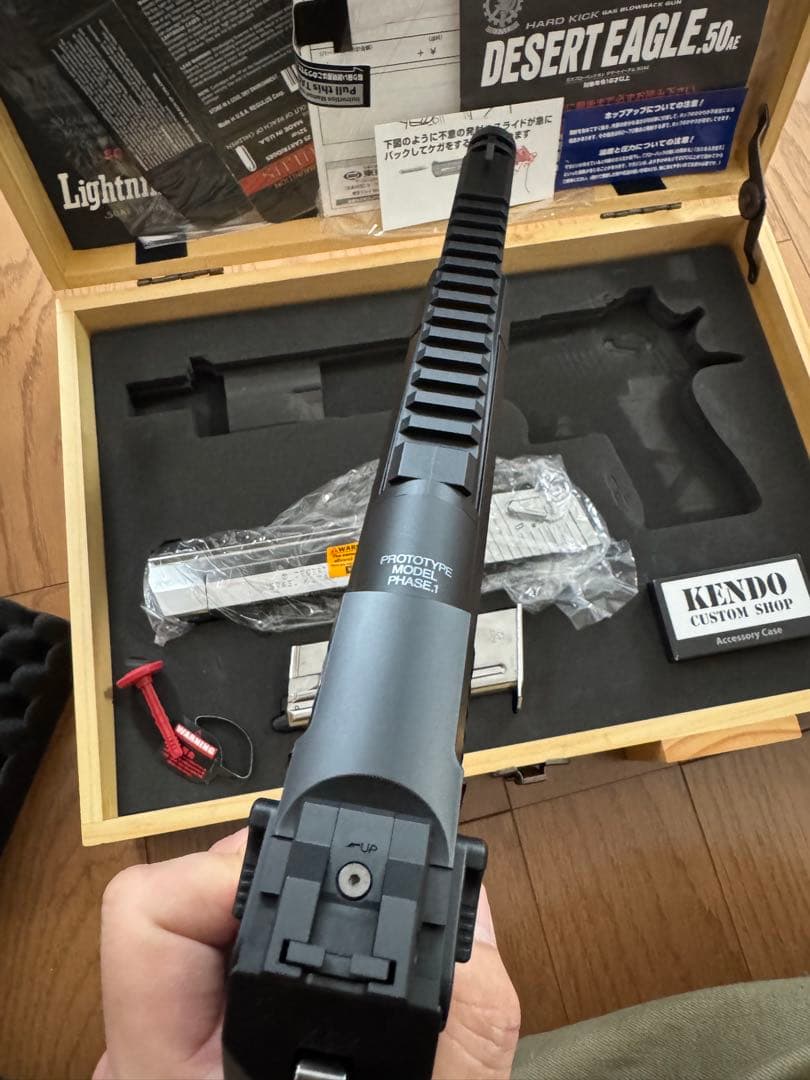バイオハザード ライトニングホーク デザートイーグル 東京マルイ