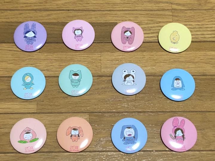 IZ*ONE twelve キーホルダー　ピンバッジ　缶バッジ