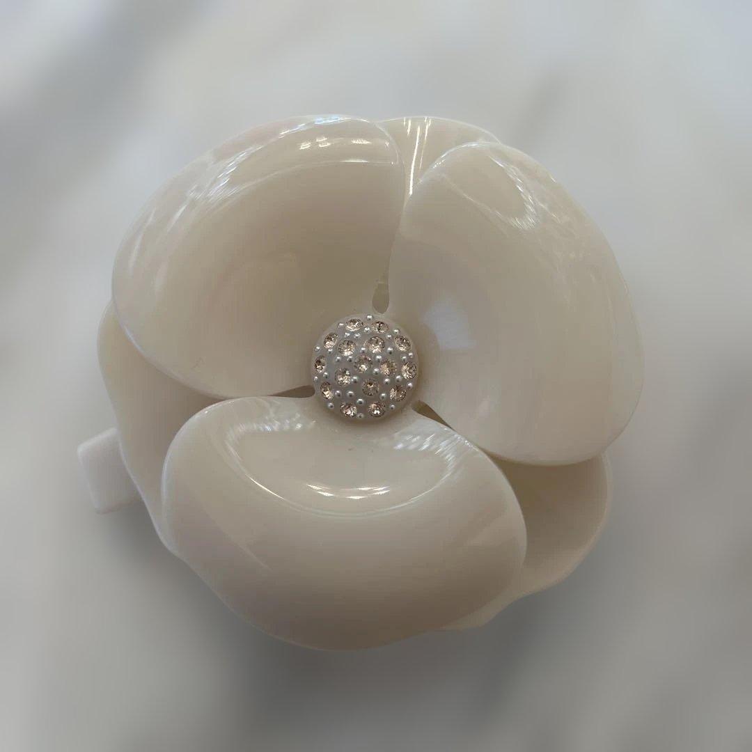 ALEXANDRE DE PARIS バレッタ カメリア ホワイト