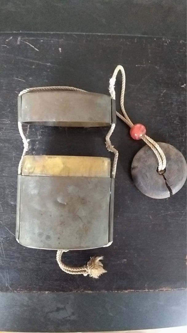 印籠　根付　トンボ玉　提げ物　アンティーク　煙草入れ　印鑑　緒締め　古道具