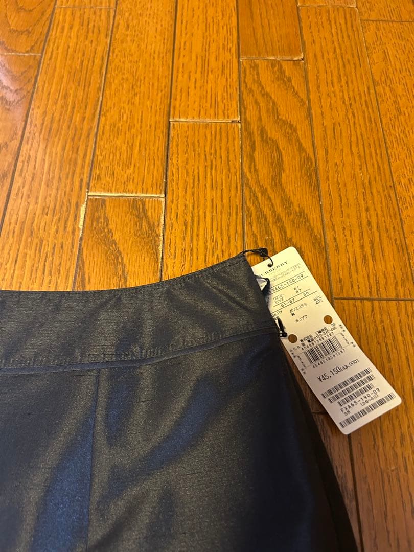 新品　タグ付　バーバリーロンドン　プリーツスカート　2枚セット　1枚は2使用のみ