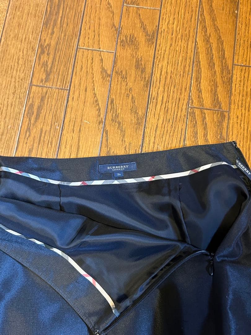 新品　タグ付　バーバリーロンドン　プリーツスカート　2枚セット　1枚は2使用のみ