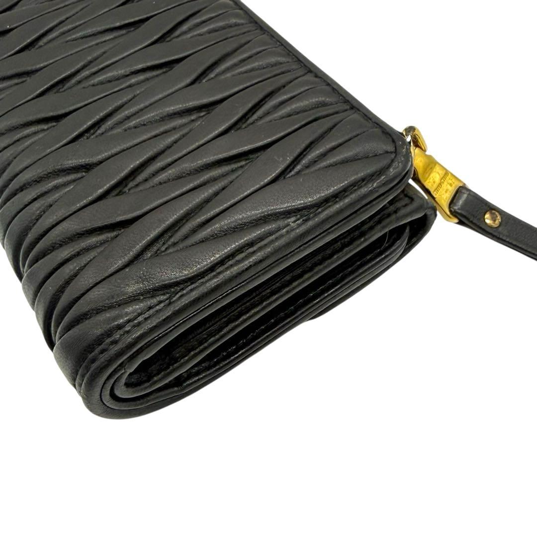 【美品 正規品 】 miumiu マテラッセ 二つ折り財布 RFID搭載