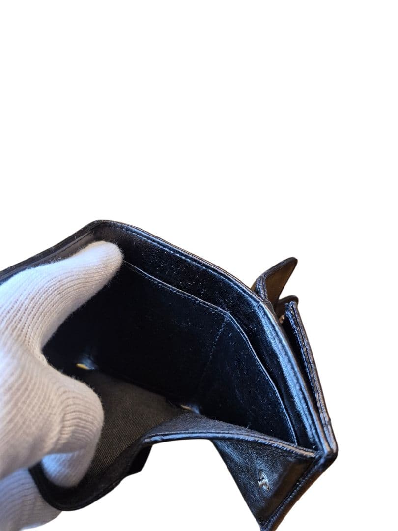 CHANEL　シャネル　マトラッセ　シルバー金具　Wホックフラップ　三つ折り財布