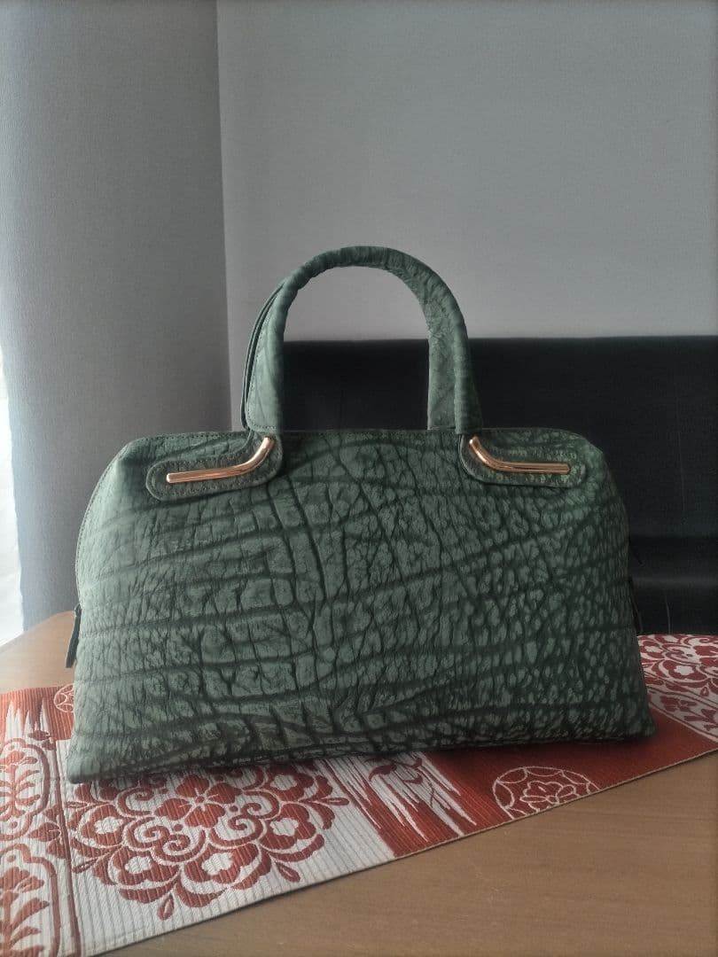 JRA認定　カモシカ皮バッグ