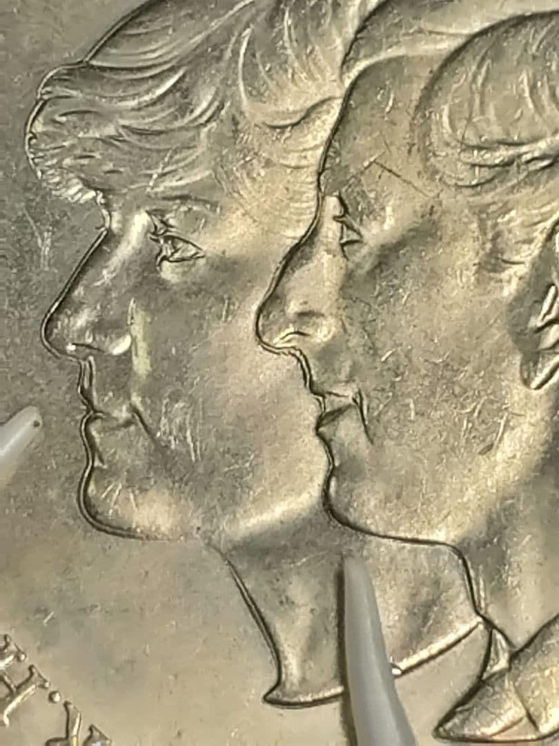 pn424 エラー硬貨 1981年チャールズ皇太子 ダイアナ妃 ご成婚記念 硬貨