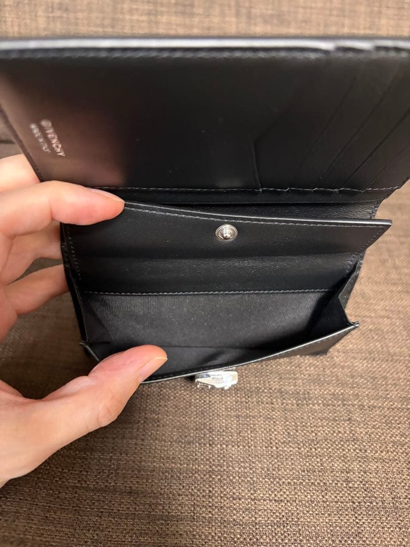 Givenchy 4G ウォレット 二つ折 財布