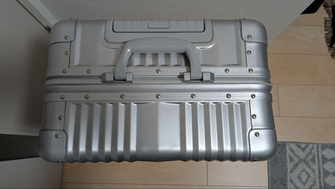 ベンツ スーツケース 65L シルバー リモワ