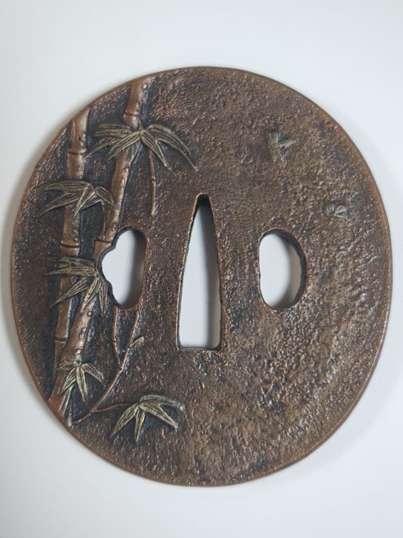 鍔　銅地「竹に蜻蛉図、色絵」、堅丸形