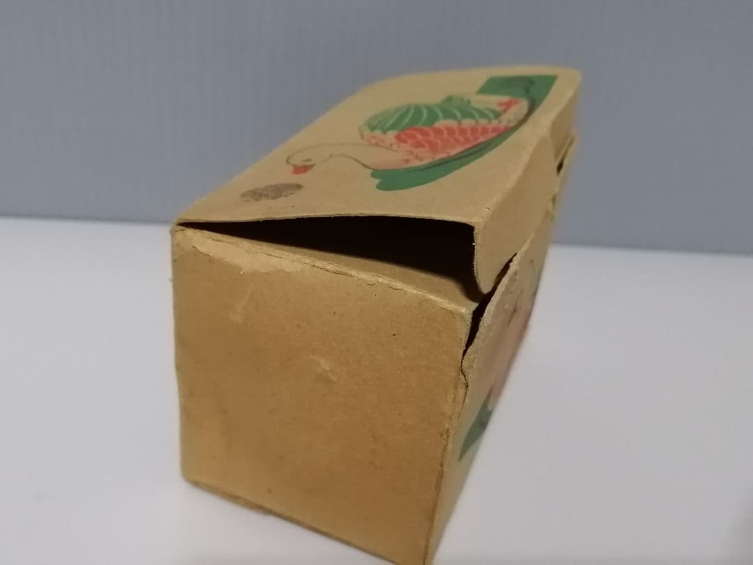 オキュパイドジャパン　セルロイド製　ゼンマイ駆動