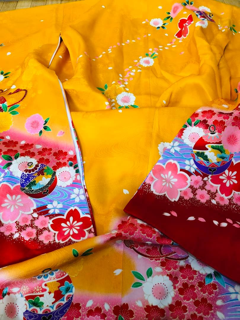七五三七歳‼豪華黄色赤地可愛い❤️手毬桜金彩金箔煌びやか際立つ‼️完全フルセット絢爛