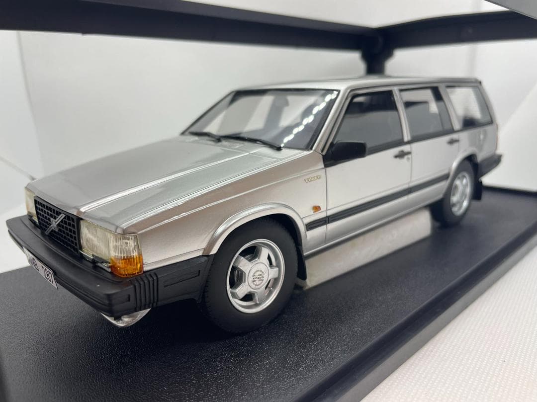 104-041 Cult 1/18 ボルボ 740 Turbo Estate