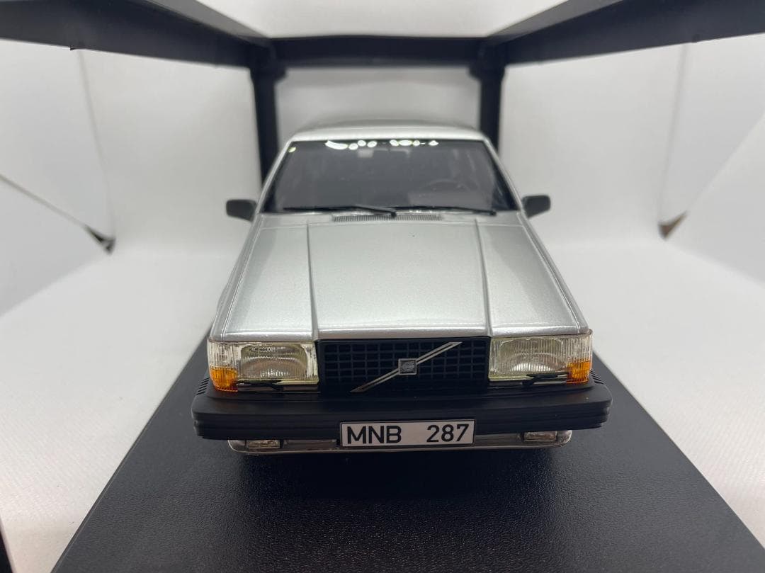 104-041 Cult 1/18 ボルボ 740 Turbo Estate