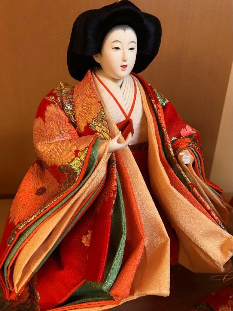 雛人形 伝統的な衣装　官女のセット