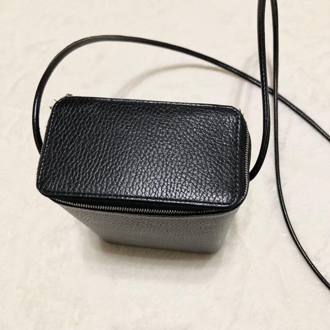 Aeta ボックスショルダーバッグ　ブラック　レザー