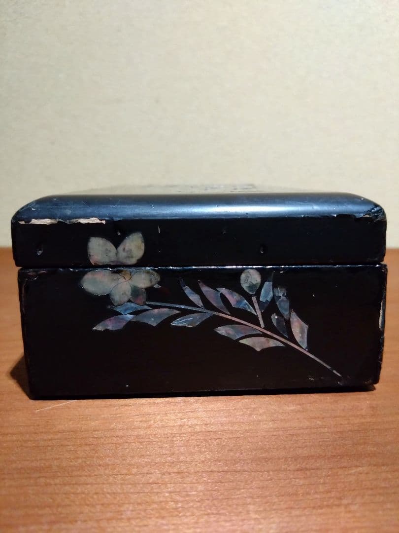 梶井さん専用です。江戸時代 長崎螺鈿 梅と鶯 花紋 小箱