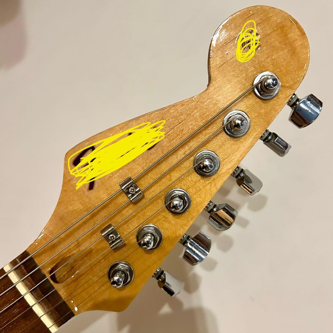 リヴァースヘッド　ストラトキャスタータイプ エレキギター　legend