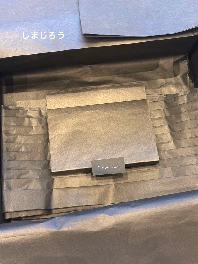 2025 CHANEL クリスマスホリデーラッピング　チャーム&リボン　紙袋付