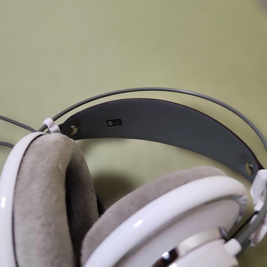 akg K701有線ヘッドホン　モニターヘッドホン